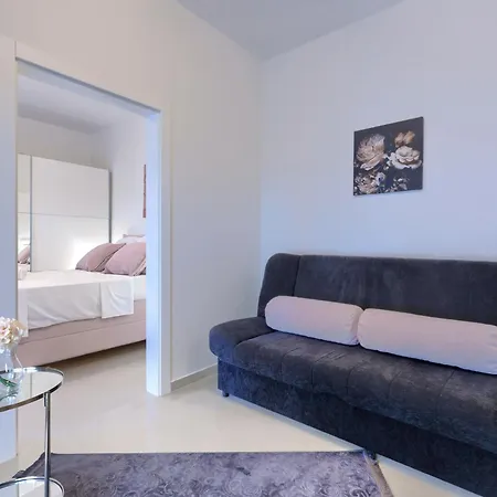 Amra 1 By Interhome *