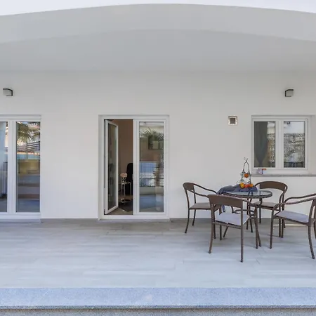 Amra-1 By Interhome *