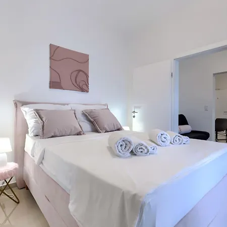 Amra 1 By Interhome بوريتش